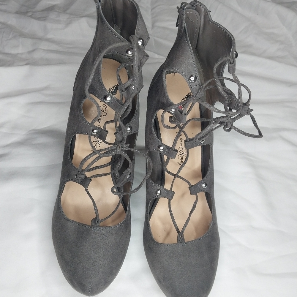 Penny Loves Kenny Gray Lace-Up Women's Heels Size 10
